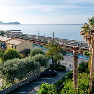 https://real-park-hotel-cavi-di-lavagna.hotelitalianriviera.com